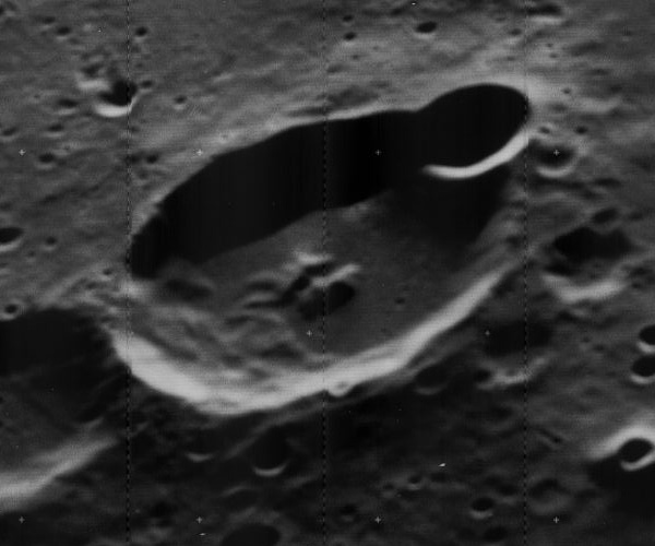 File:Borman crater 5030 h1.jpg