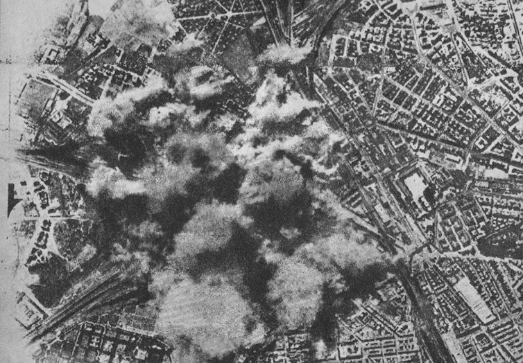 File:Bombardamento di Roma.gif