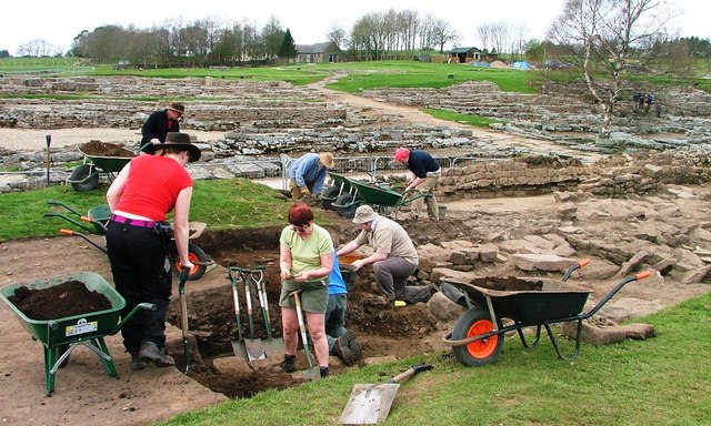 File:Archaeologists at Work in Vindolanda - geograph.org.uk - 162180.jpg