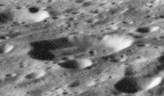Tsu Chung-chi crater AS16-M-0733.jpg