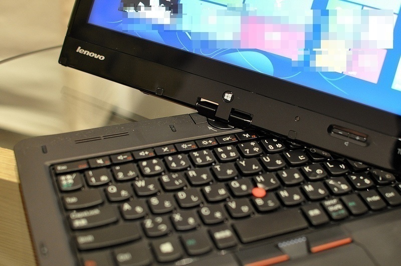 File:Lenovo ThinkPad Twist (Action).jpg