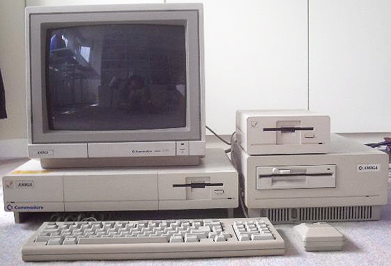 File:Amiga 1000 system with sidecar.jpg