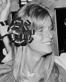 File:Linda McCartney 1976 (cropped).jpg