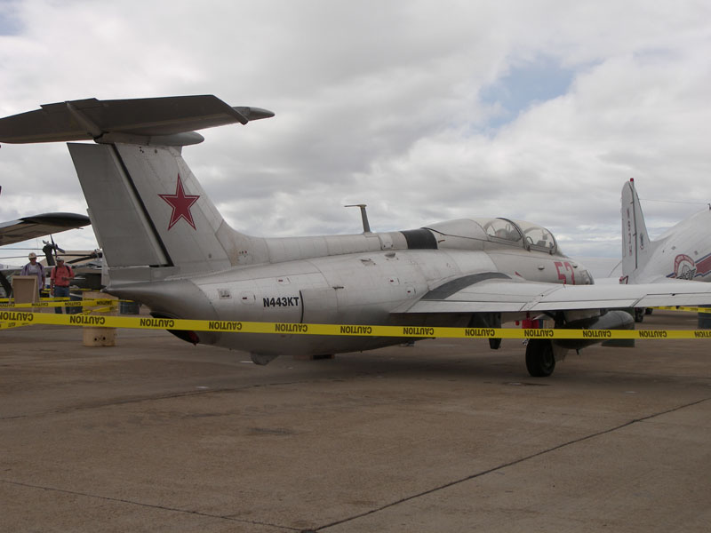 File:Aero L-29 at Miramar Air Show.jpg