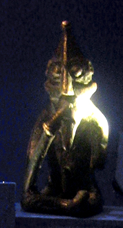 File:Freyr statue Rällinge crop.jpg