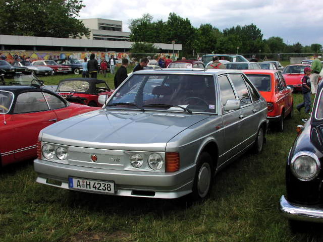 File:MHV Tatra 613-3.jpg