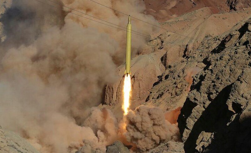 File:Qadr missile (Eghtedar-e Velayat wargamem, March 2016) 02.jpg