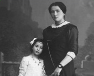 Hannah with her mother, age 6