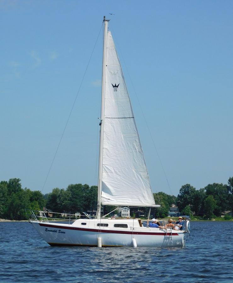 crown 28 sailboat review