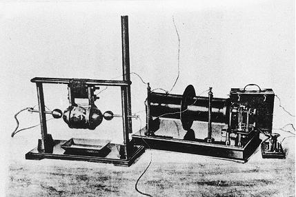 File:Marconi 1897 spark gap transmitter.jpg
