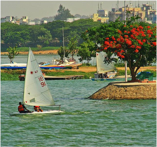 File:Hussain sagar, sailing festival. Hyderabad India.JPG