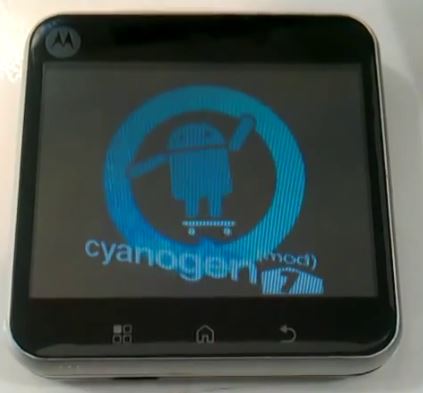 File:Cynogen 7.2 running on Motorola Flipout.JPG