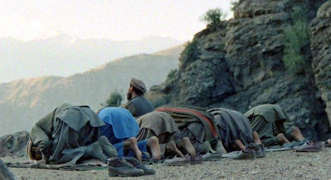 File:Mujahideen prayer in Shultan Valley Kunar, 1987.jpg