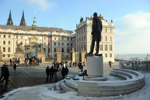 File:Masaryk in Prague.jpg