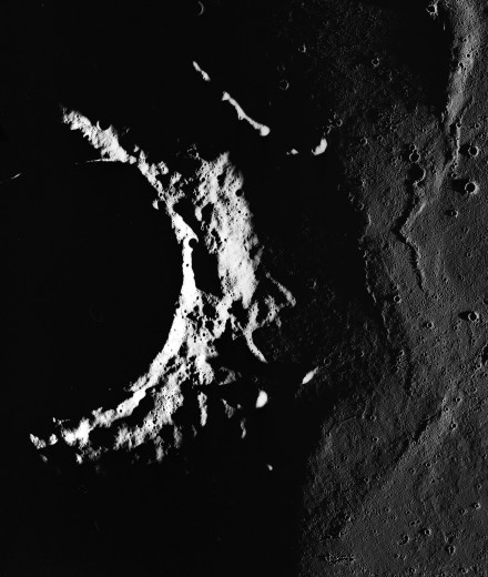 File:Briggs crater AS15-M-2751.jpg