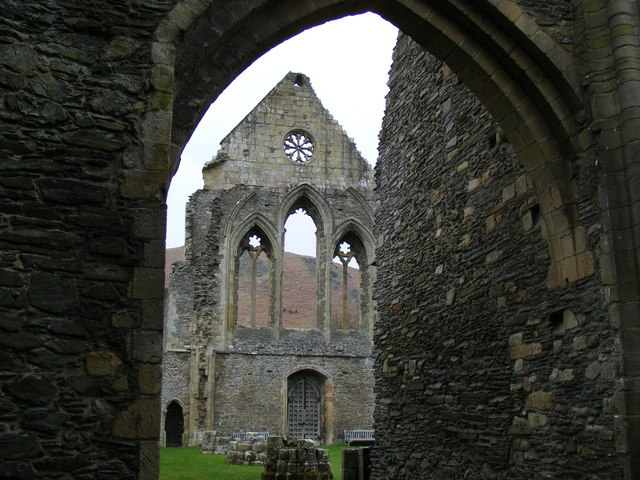 File:Valle Crucis Abbey Ruins - geograph.org.uk - 1242421.jpg
