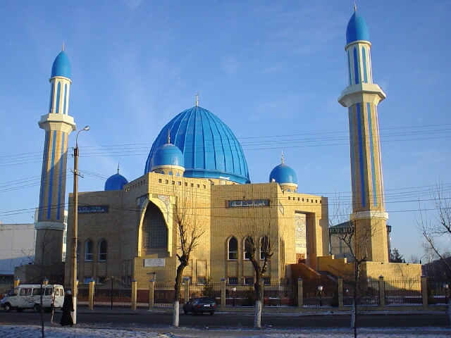 File:Petropavl mosque.jpg