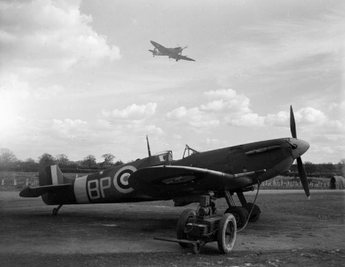 File:Spitfire VB 457 Sqn RAAF at Redhill 1942.jpg