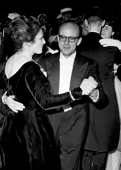 File:Max Perutz with wife 1962.jpg