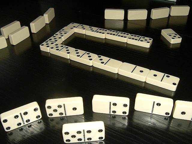 File:Dominospiel.JPG