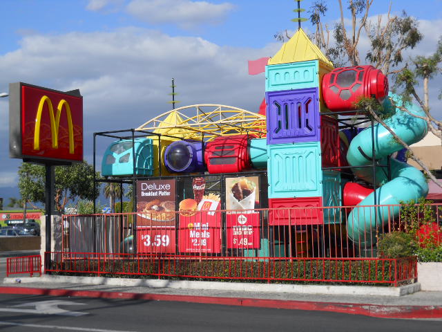 File:McDonald's with Prominent Playland.JPG