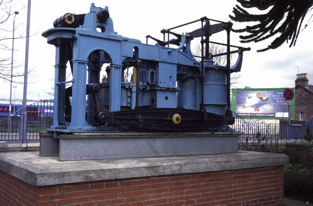 File:Engine of Paddle Steamer Leven, Dumbarton - geograph.org.uk - 174441.jpg
