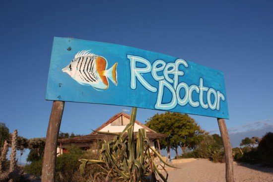 File:ReefDoctor work station in Ifaty, Madagascar.jpg