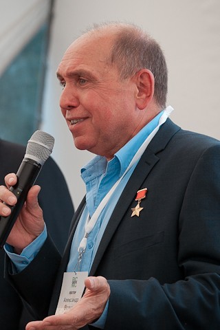 File:Alexander Volkov in 2013.jpg