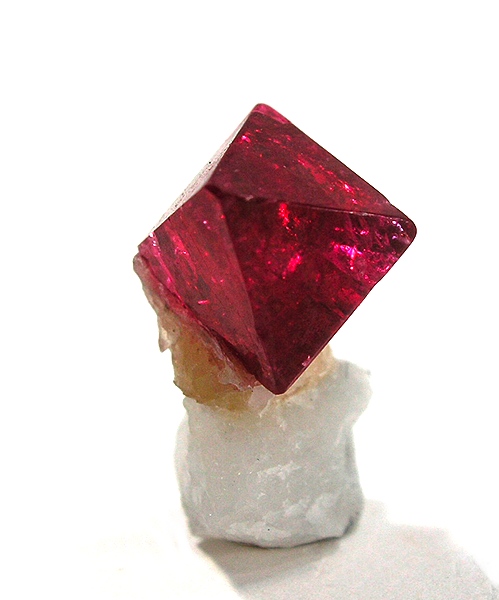 File:Calcite-Spinel-dtn37a.jpg