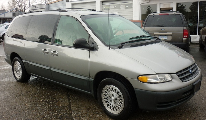 File:1997 Plymouth Grand Voyager LE silver.jpg