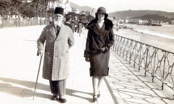 File:Halife Abdülmecid Efendi ve kızı Dürrüşehvar Sultan.jpg