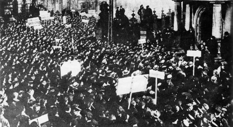 File:Bundesarchiv Bild 183-R72520, Kiel, Novemberrevolution, Matrosenaufstand.jpg