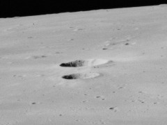 File:Bessarion crater AS15-M-2604.jpg