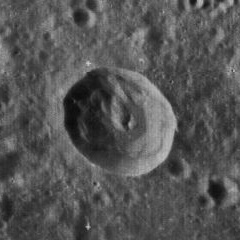 Iszak crater 3121 med.jpg