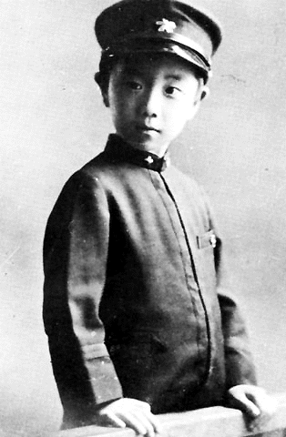 File:Yukio Mishima 1931.gif
