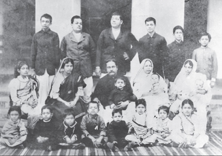 File:Subhas Bose standing extreme right with his large family Cuttack, India 1905.jpg