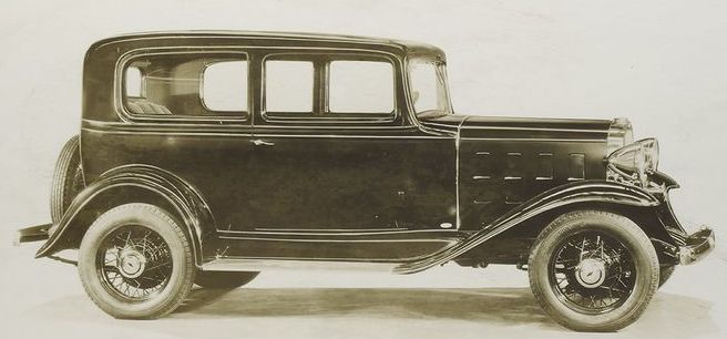 File:Chevrolet 1932 Standard 2-Door Coach (3593339692) (cropped).jpg