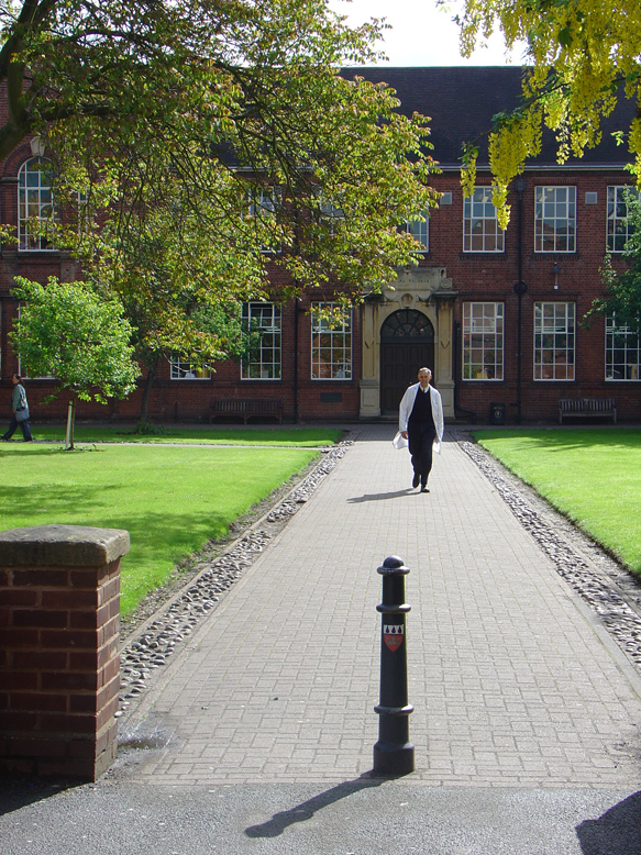 File:Long Walk, Royal Grammar School Worcester.jpg - HandWiki