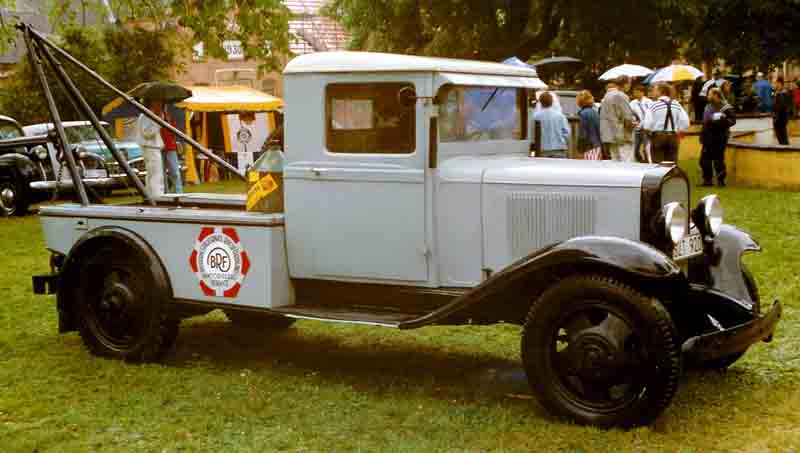File:1930 Chevrolet Wrecker.jpg