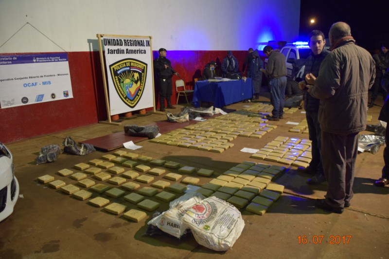 File:Confiscated drugs at Misiones Province by the Police of Misiones (Policía de Misiones) 02.jpg