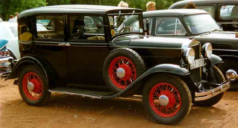 File:Opel Model 18B 1,8-Liter 4-Door Sedan 1931b.jpg