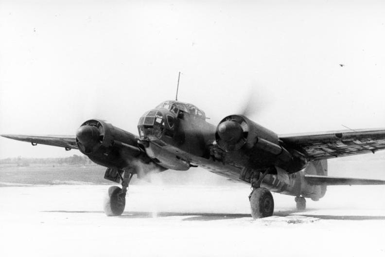 File:Bundesarchiv Bild 101I-421-2069-14, Flugzeug Junkers Ju 88.jpg