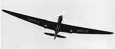 File:URSS ANT-25 N025 in flight.jpg
