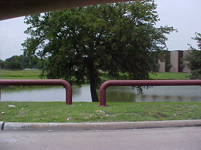 File:Corporate Park retention basin (Stafford, Texas).jpg