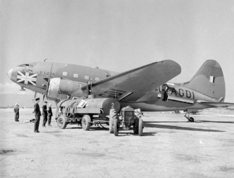 File:Curtiss CW-20A BOAC at Gibraltar c1941.jpg