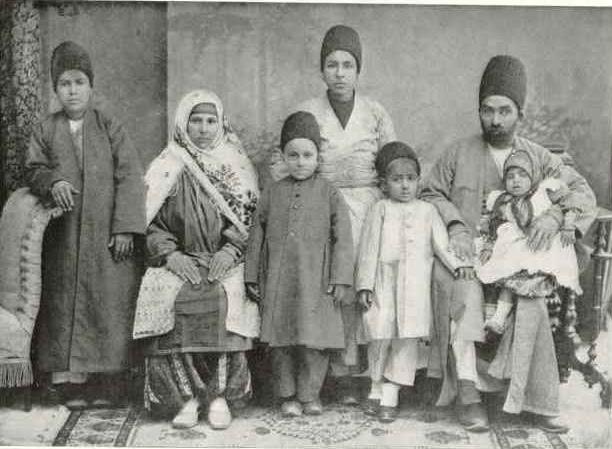 File:A Zoroastrian Family Teheran 1910.JPG