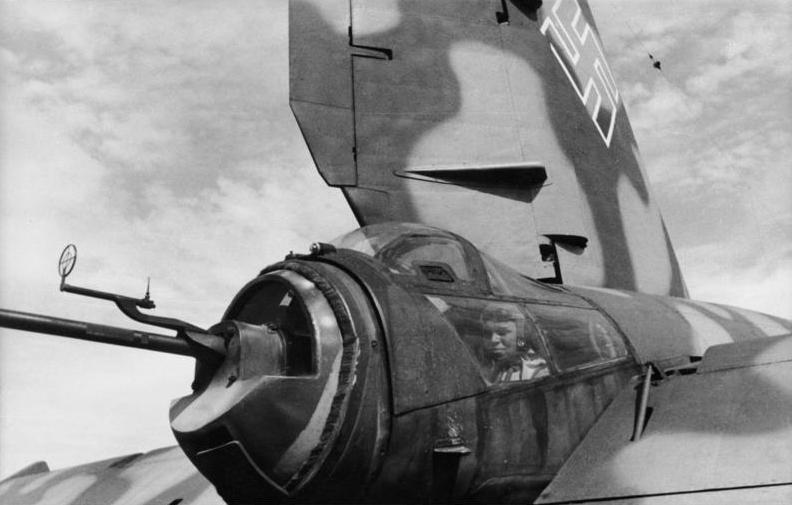 File:Bundesarchiv Bild 101I-676-7972A-34, Flugzeug Heinkel He 177, Heckkanone.jpg