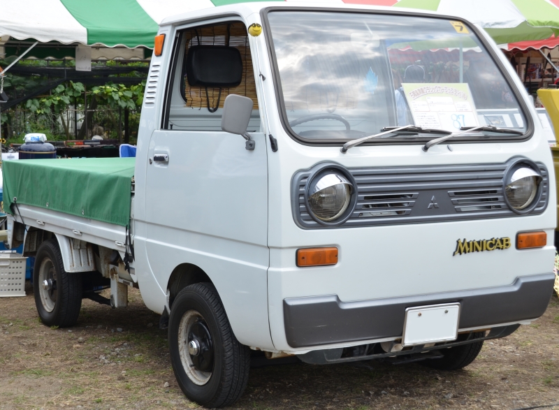 File:Mitsubishi-MinicabW.JPG