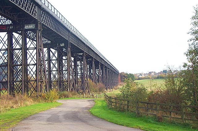File:Bennerley Viaduct - geograph.org.uk - 15955.jpg