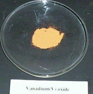 File:Vanadium(V) oxide.jpg